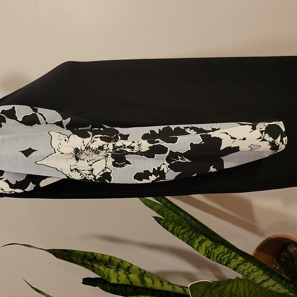 NWOT Honey Me Raglan Tee - Picture 2 of 5